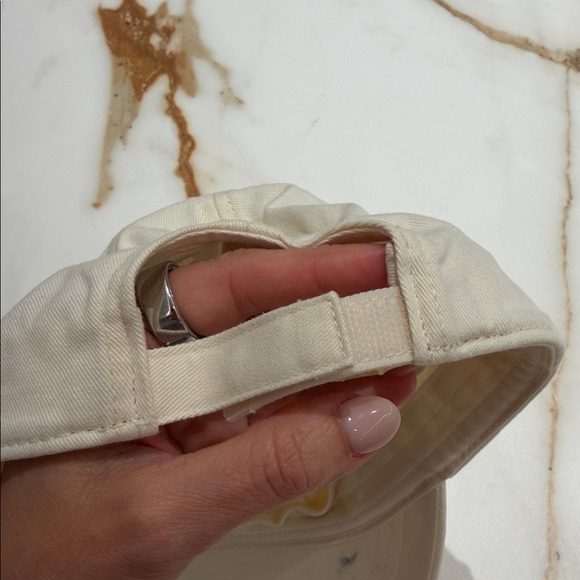 GAP Cream Toddler Cap - Picture 5 of 5